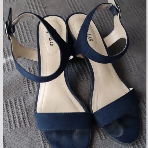 Style & Co Navy Blue Suede Pumps Size 6M - Picture 2 of 3